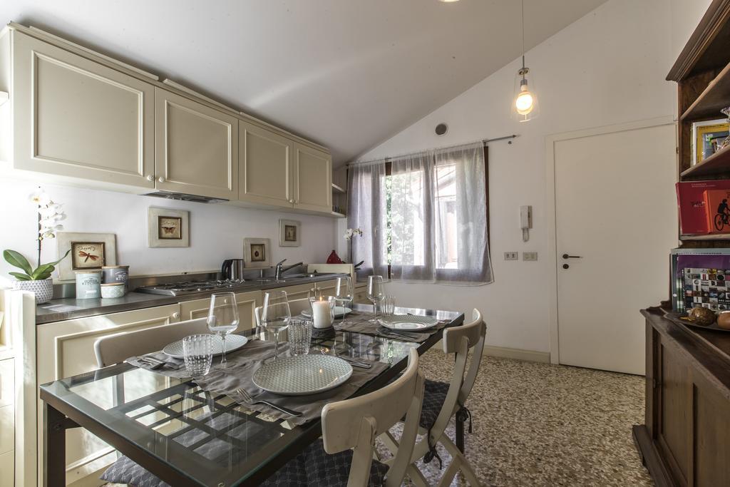 Lovely Venetian Apartment Екстер'єр фото